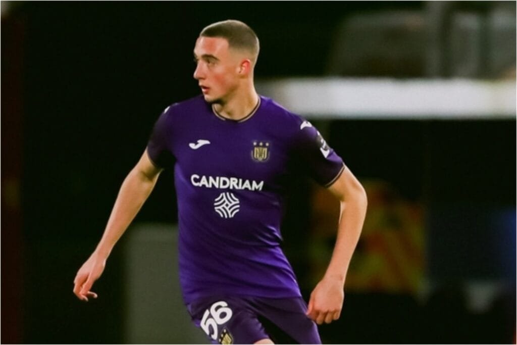 Zeno Debast formé et joueur à Anderlecht