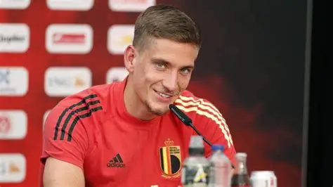 DEnnis Praet diable rouge