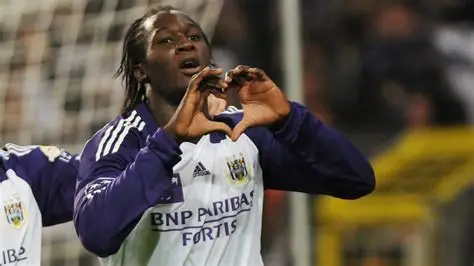 Jordan Lukaku fait un coeur avec ses mains