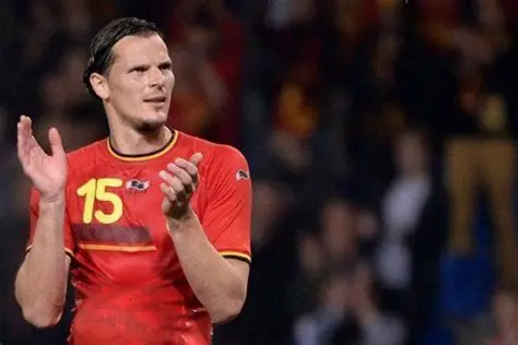 Daniel Van Buyten diable rouge applaudi