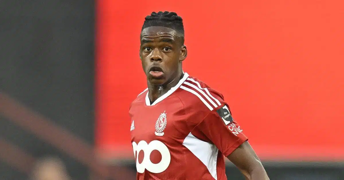 Nathan Ngoy a ses débuts au Standard