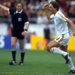 Daniel Veyt diable rouge cours sur le terrain